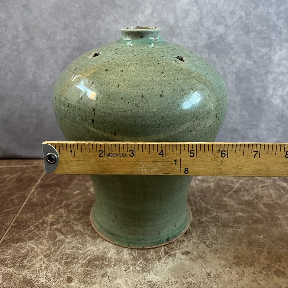 Vintage MCM Signed MCR Green Glazed Studio Art Pottery Vase Vessel ~ 6 x 9 Inch - Picture 7 of 8